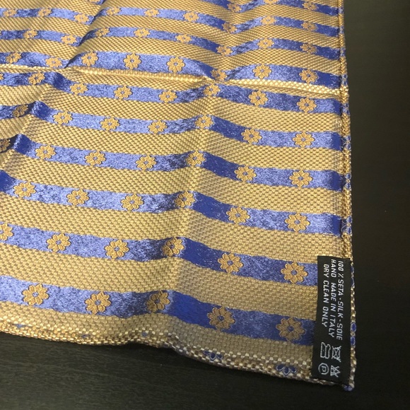 Italo Ferretti Silk Tie and Hanky Combo Set - Picture 8 of 8